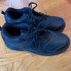 Stride rite black shoes size 4 w new